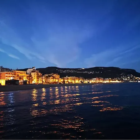 Abelia 4 Pietra Ligure