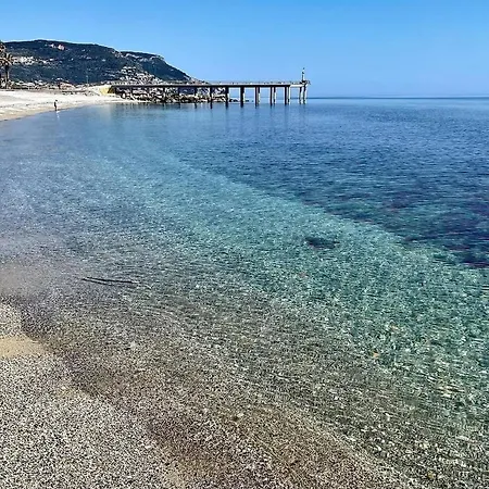 Abelia 4 Pietra Ligure